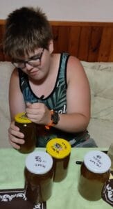 mlsny meda popisovany med